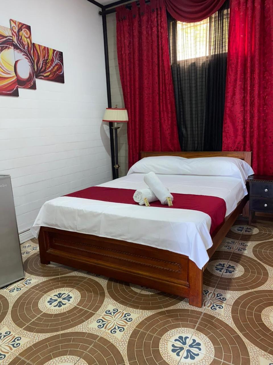 Hollywood Paradise Hotel 리오네그로 외부 사진